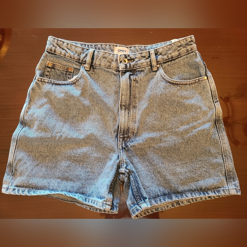 SOLD ⚡️Shorts- Mom Jean